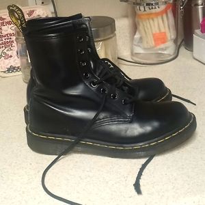 Doc Marten Boots 8 hole size 7 US